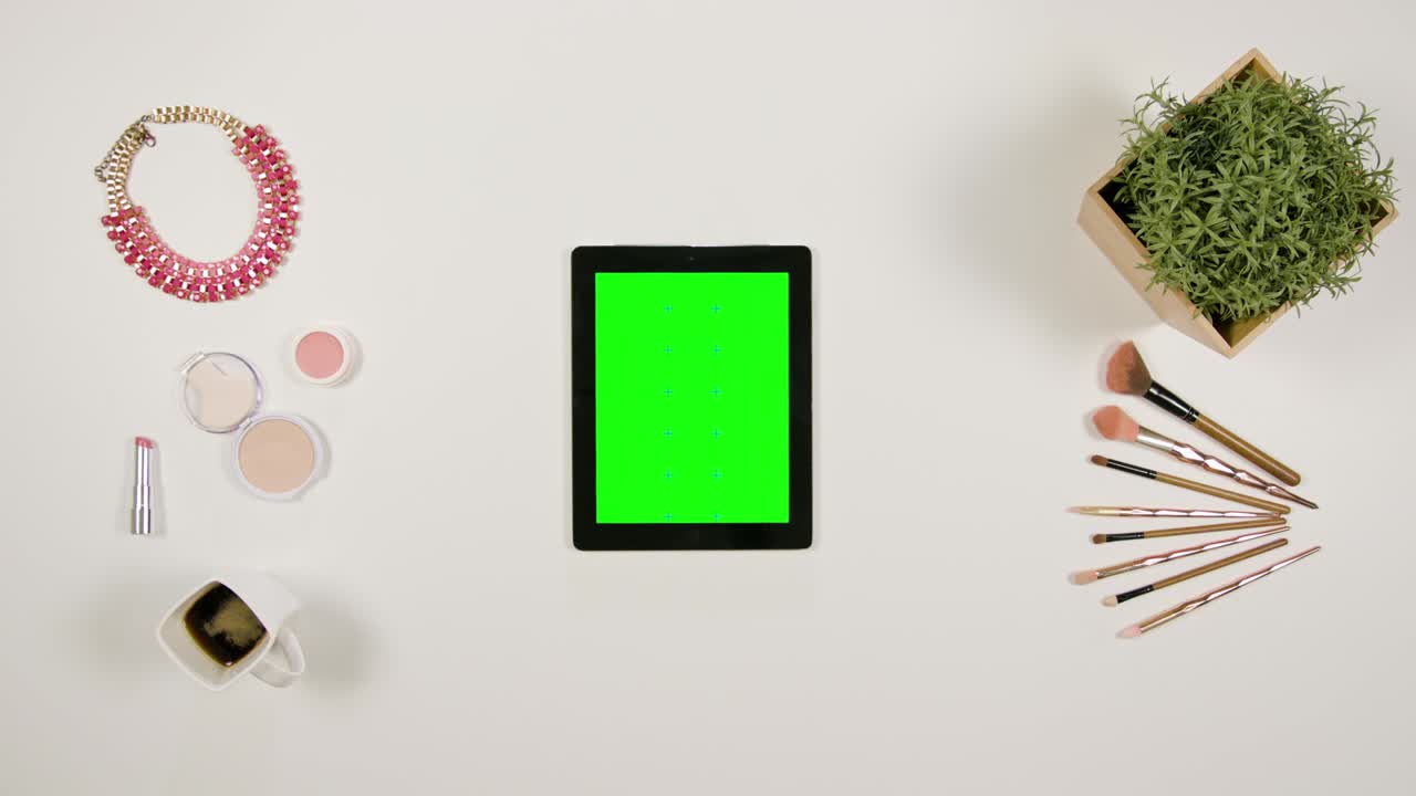 Lady's Finger Scrolling on the Green Touchscreen