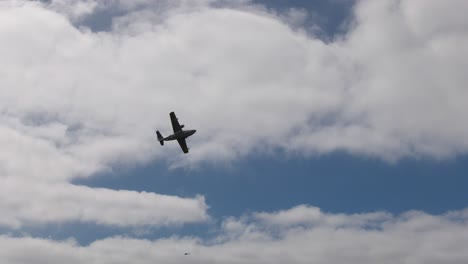 Grumman-plane-prepares-to-land-seaplane