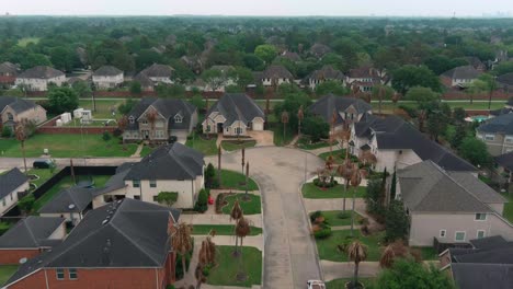 Aerial-of-affluent-homes-in-Houston,-Texas