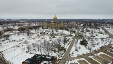 iowa state capitol building in winter