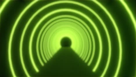 moviéndose a través de un túnel de arcos de neón verdes concétricos desenfocados pulsando sobre un fondo negro