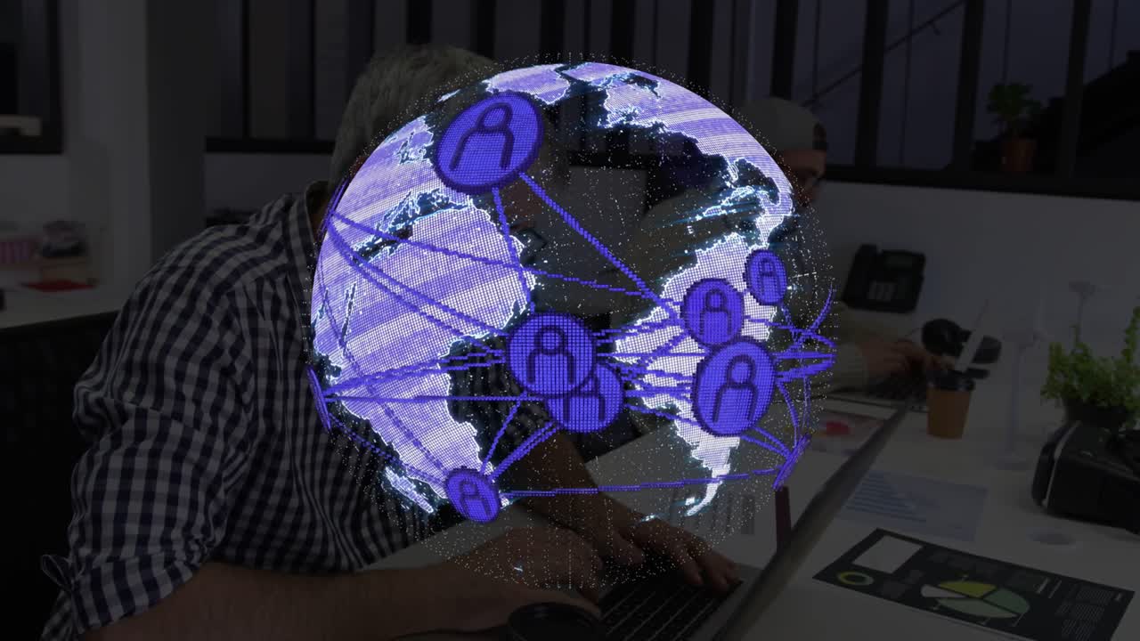 Due uomini che digitano su un laptop attivando un globo viola, espandendo icone utente e collegamenti per la collaborazione