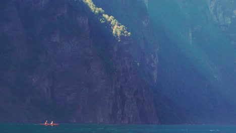 Kayaking-in-the-Geiranger-fjord,-Norway