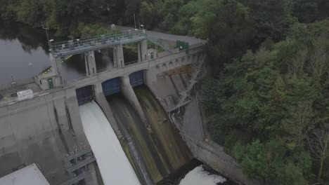 imágenes aéreas de una presa de la estación eléctrica