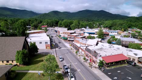 Black-Mountain-Nc,-Black-Mountain-North-Carolina-Langsamer-Luftstoß,-Meine-Heimatstadt,-Kleinstadt-Amerika,-Kleinstadt-Usa