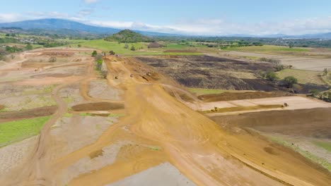 un sitio de construcción antes del comienzo de las obras, superficie plana