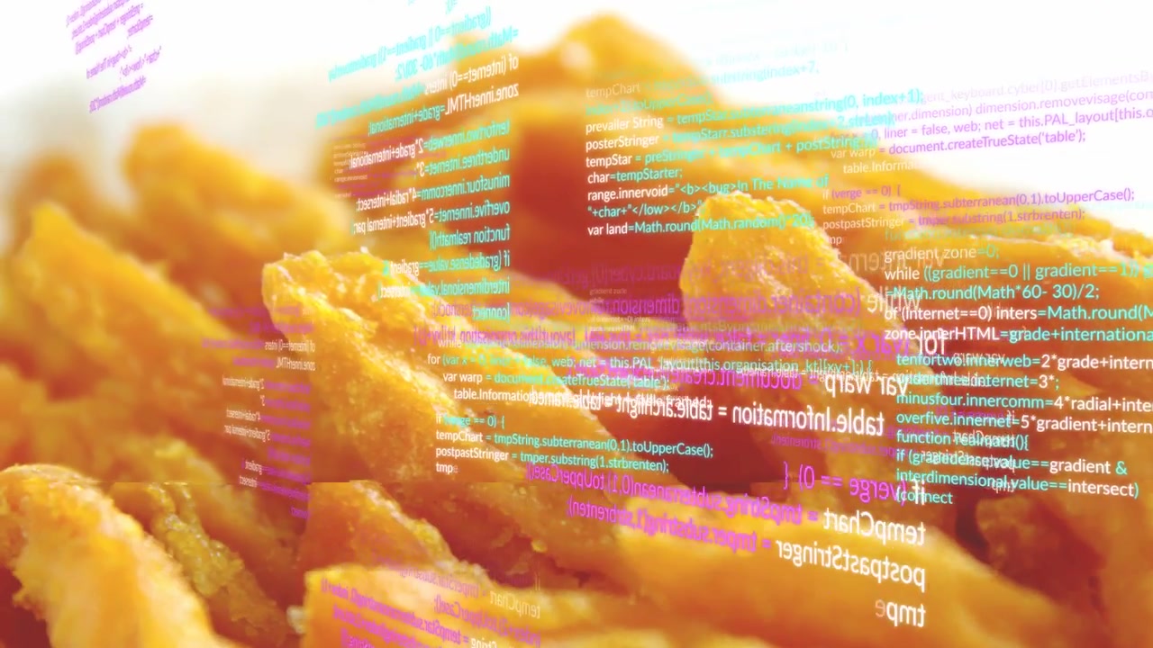 Com o início da sobreposição, uma pilha de batatas fritas muda de foco enquanto sobreposições de código de cores deslizam, criando um anúncio de comida.