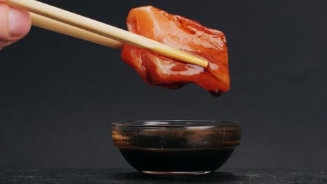 sashimi salmon with dipping sauce