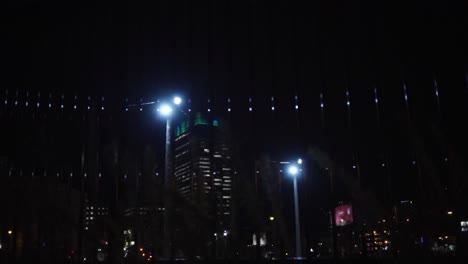 centro de la ciudad por la noche