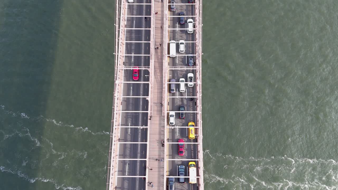 Topdown of traffic over the Brooklyn bride in New York City