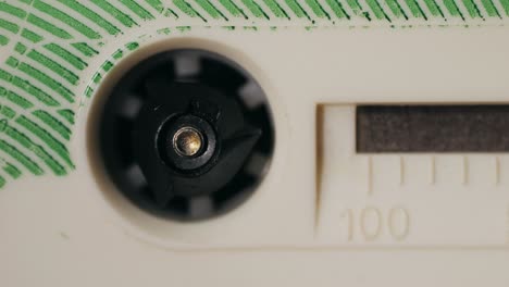 primer plano de una cinta de cassette