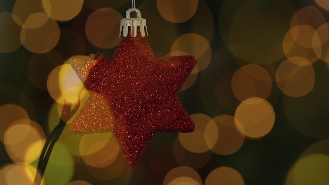 animación de la decoración navideña de la estrella roja con múltiples manchas amarillas parpadeantes de luz