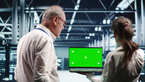 monitoreo de las plataformas de servidores de pantalla verde