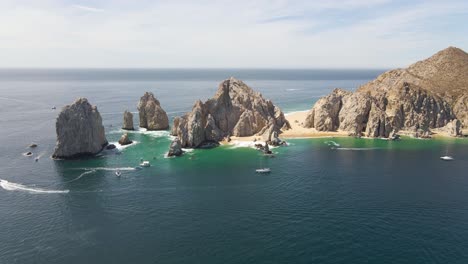 Antena:-El-Arco-De-Cabo-San-Lucas,-Sur-De-La-Península-De-Baja