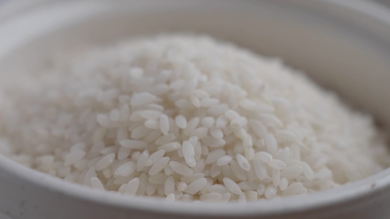 arroz blanco en un cuenco
