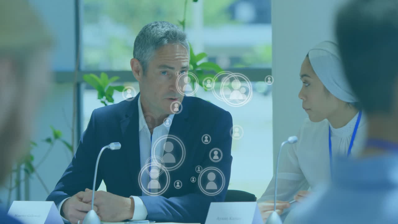 백인 사업가 네트워크를 통해 사람들의 아이콘의 애니메이션