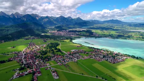 Panorama-Desde-El-Aire-Forggensee-Y-Schwangau,-Alemania,-Baviera