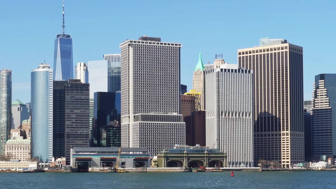 Panorami dello skyline di Manhattan con edifici a New York.