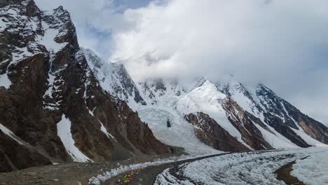 Hiperlapso-De-Drones-Aéreos-Avanzados-Del-Campamento-Base-K2-En-Pakistán