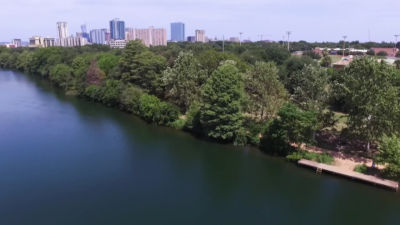 오스틴 스카이라인의 공중 풍경, tx - 카메라 아래로 기울어