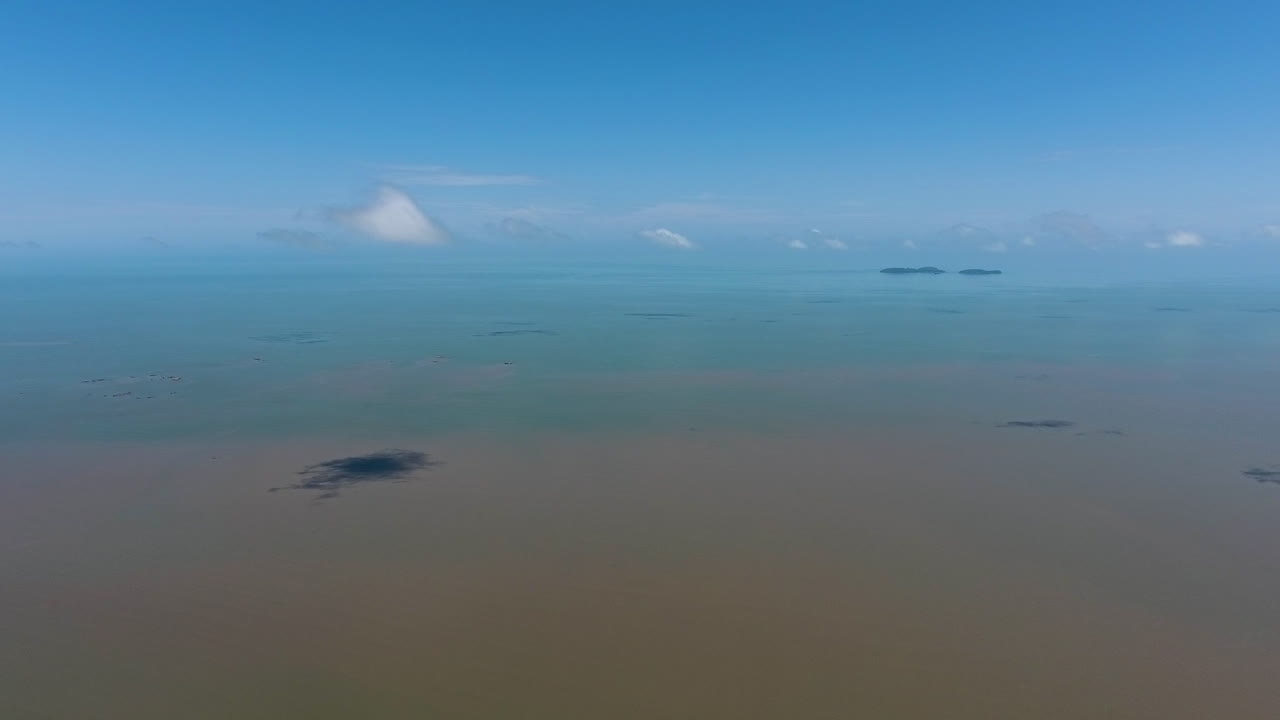 멀리서 볼 수 있는 구원의 섬, 바다에서 볼 수 있는 공중 사진