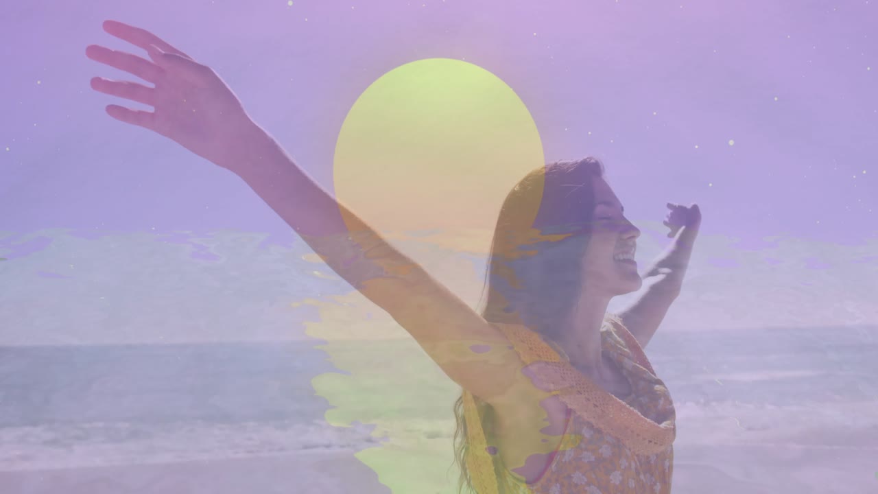Mulher iniciando alongamento de bem-estar na orla, sob filtro roxo, animando gráfico de sol flutuante.