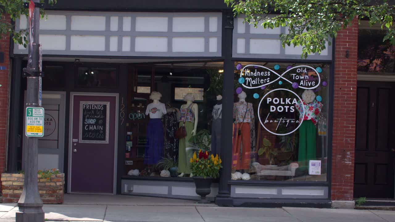 랜싱, 미시간의 올드 타운 지구에 있는 폴카 도트 부티크