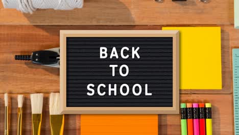 Animation-Von-Back-to-School-Texten-über-Schulgegenständen