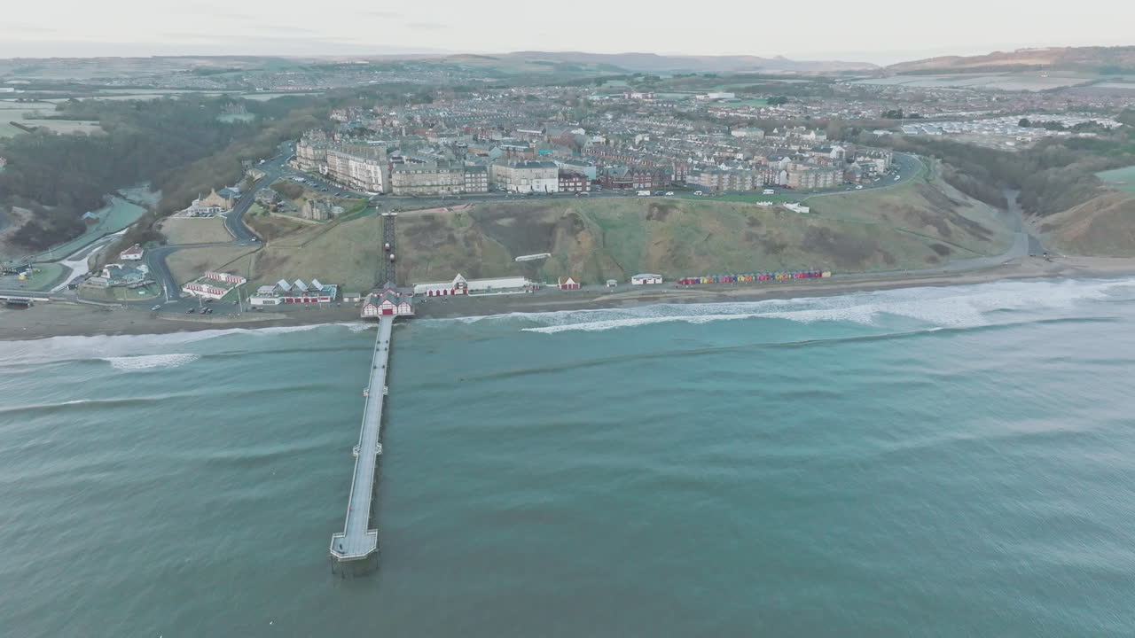 saltburn by the sea 이른 아침 겨울 3월 2022 - 공중 드론 dji mavic 3 cine prores 클립 4