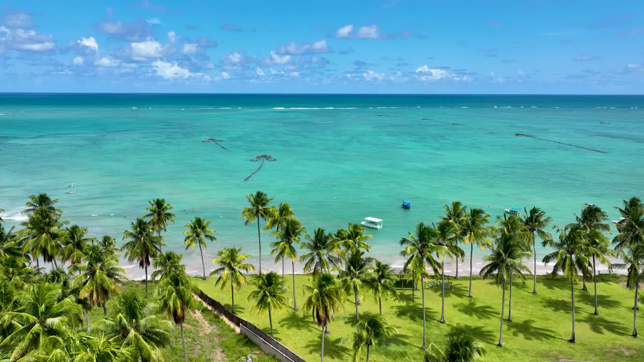 Brasile nord-orientale. Spiaggia costiera idilliaca nello Stato brasiliano di Alagoas