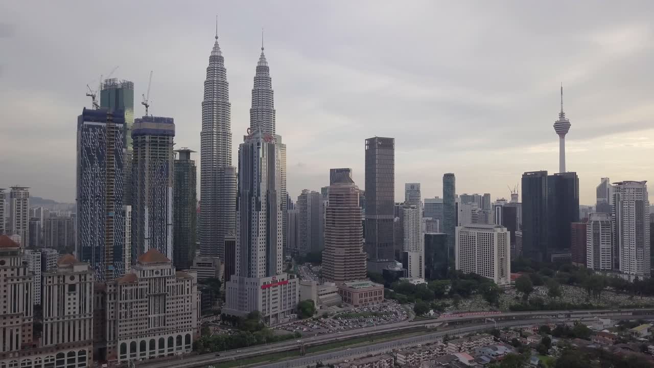 Widok z lotu ptaka: Panorama Kuala Lumpur w Malezji