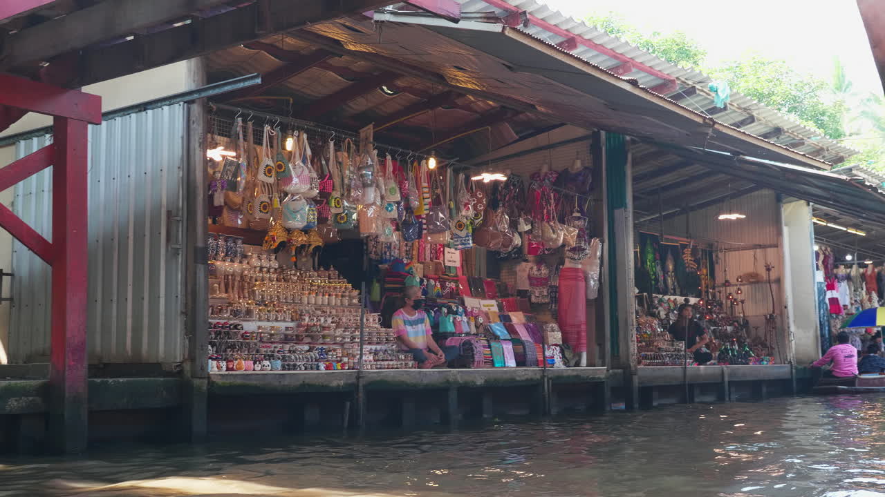 태국에 떠있는 시장