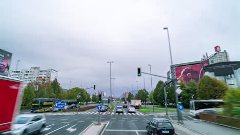tráfico de ljubljana: carretera de la ciudad de pov