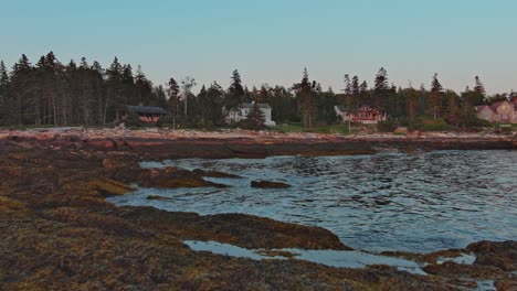 Wunderschöne-Küstenlage-Entlang-Von-Southport,-Maine