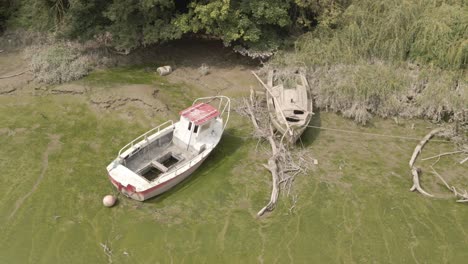 Old-boats-run-aground,-no-water