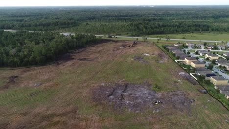 Una-Parcela-De-Tierra-Despejada-Espera-El-Desarrollo-De-Viviendas-Residenciales-En-El-Centro-De-Florida