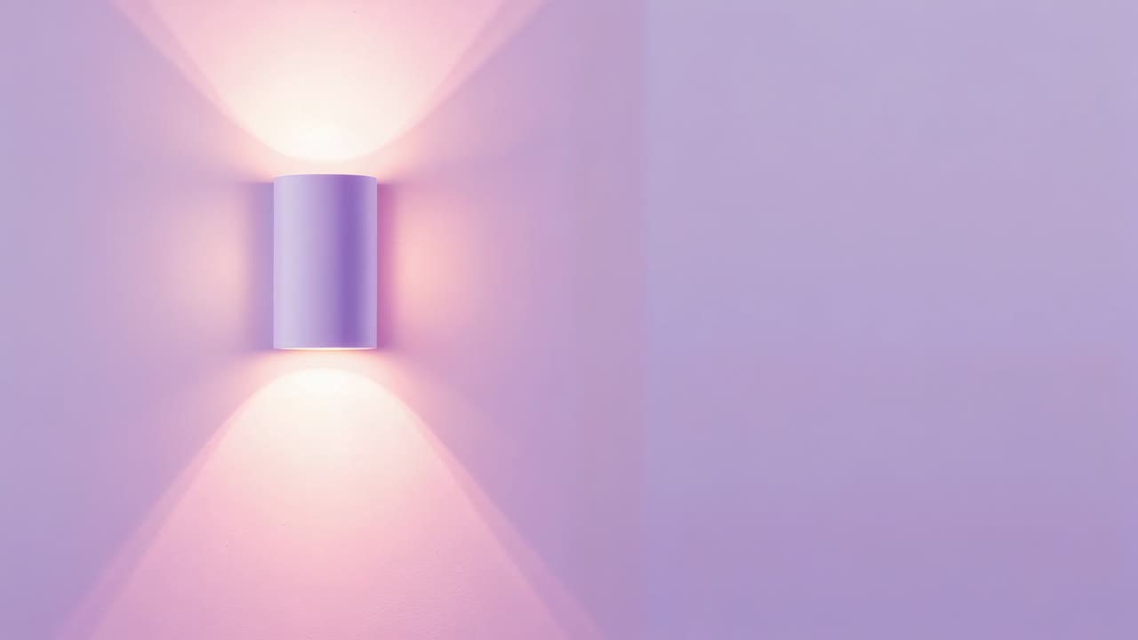 Arandela de parede cilíndrica emitindo feixes rosa duplos para realçar a parede do corredor, lavanda, espaço para texto