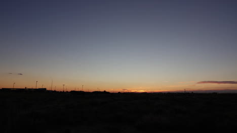 Cielo-Crepuscular-Después-De-La-Puesta-Del-Sol-Sobre-El-Paisaje