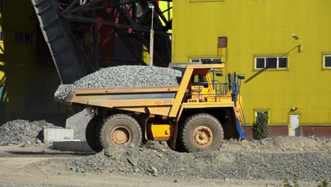 heavy duty mining truck loading gravel