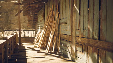 una cabaña de madera rústica en el campo