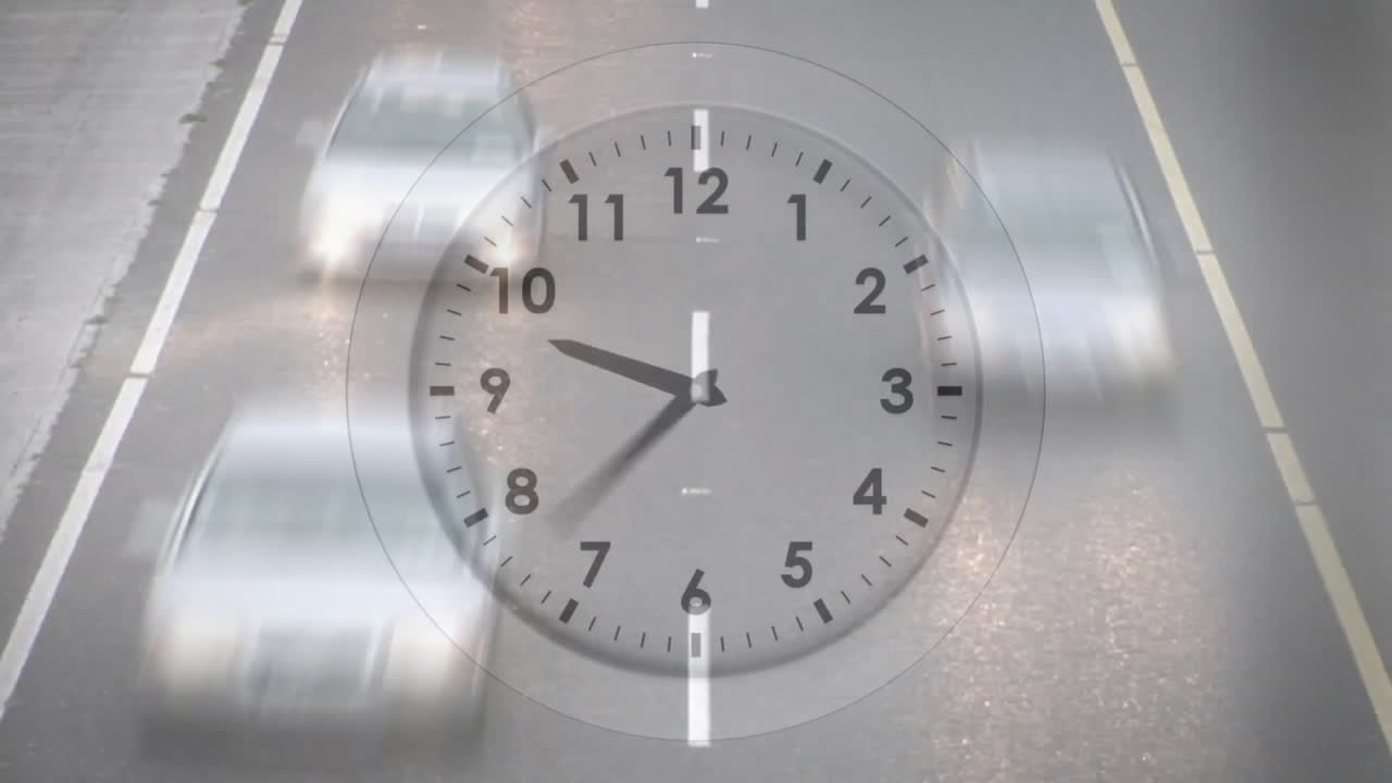 animación de reloj en movimiento sobre los coches en la carretera