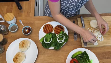 estoy preparando una deliciosa hamburguesa.