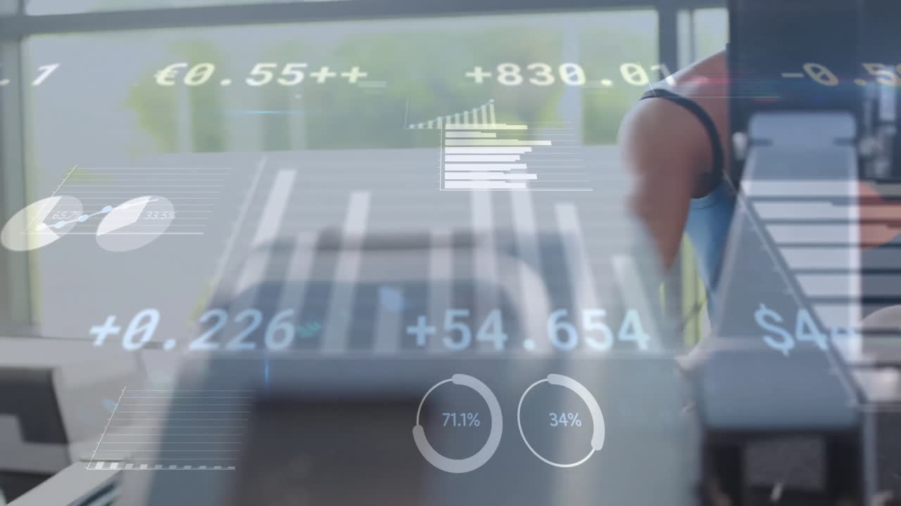 animación de procesamiento de datos y diagramas sobre mujer caucásica haciendo ejercicio