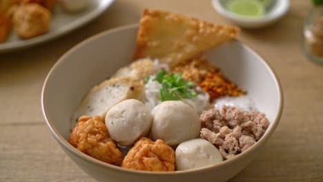 spicy-small-flat-rice-noodles-with-fish-balls-and-shrimp-balls-without-soup---Asian-food-style