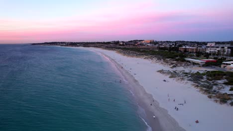 Eine-Luftaufnahme-Des-Port-Beach-Bei-Sonnenuntergang-In-Perth,-Westaustralien