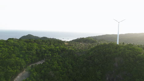 Energía-Eólica-Verde-Sostenible-En-Koh-Tao,-Tailandia