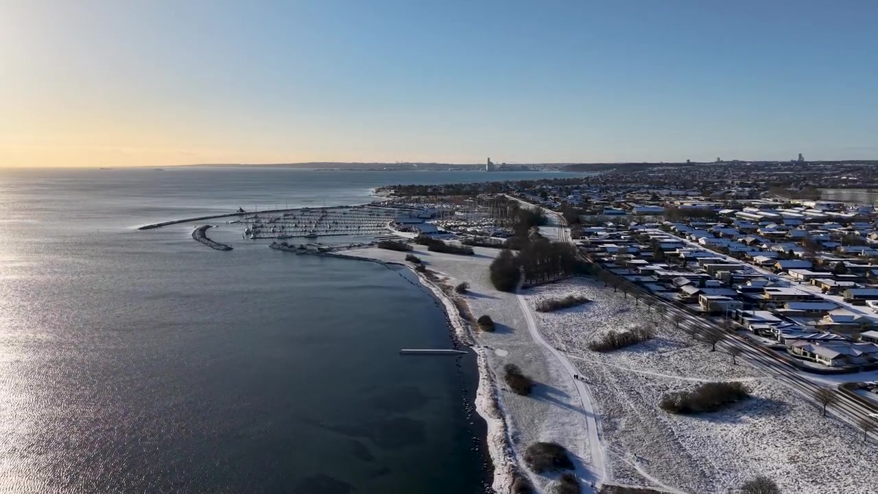 Veduta aerea del porto di Egaa e del centro di Aarhus, Danimarca