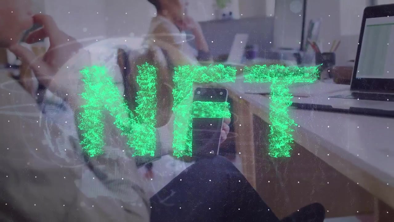 Animazione del testo NFT su un gruppo eterogeneo di professionisti.