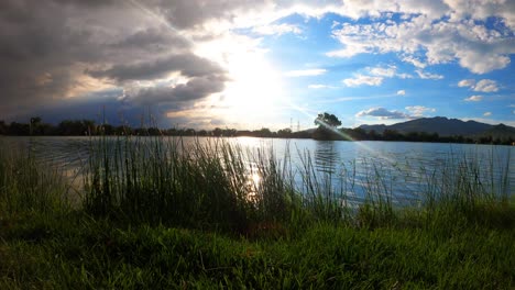 tiempo pasando por el lago