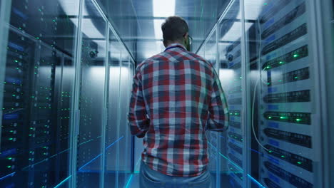 it technician working in a data center